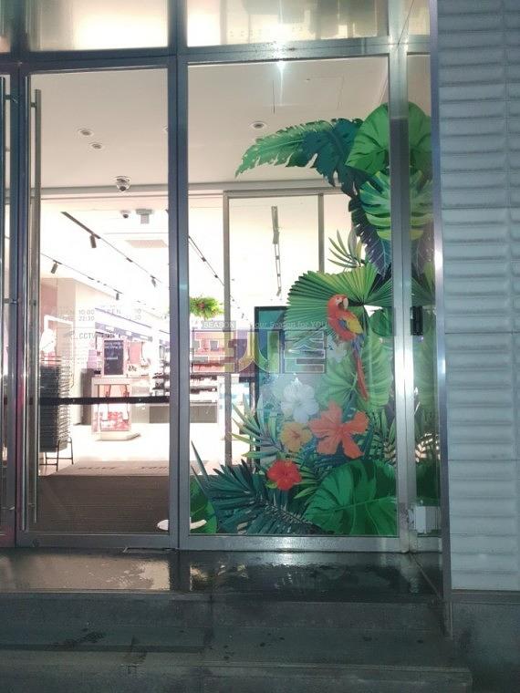 올리브영 명동매장·강남역매장 랩핑사진