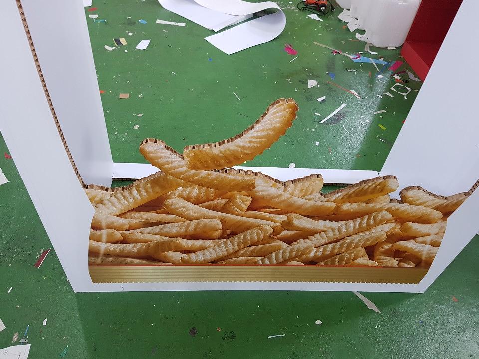 농심 새우깡 포토존 허니콤보드