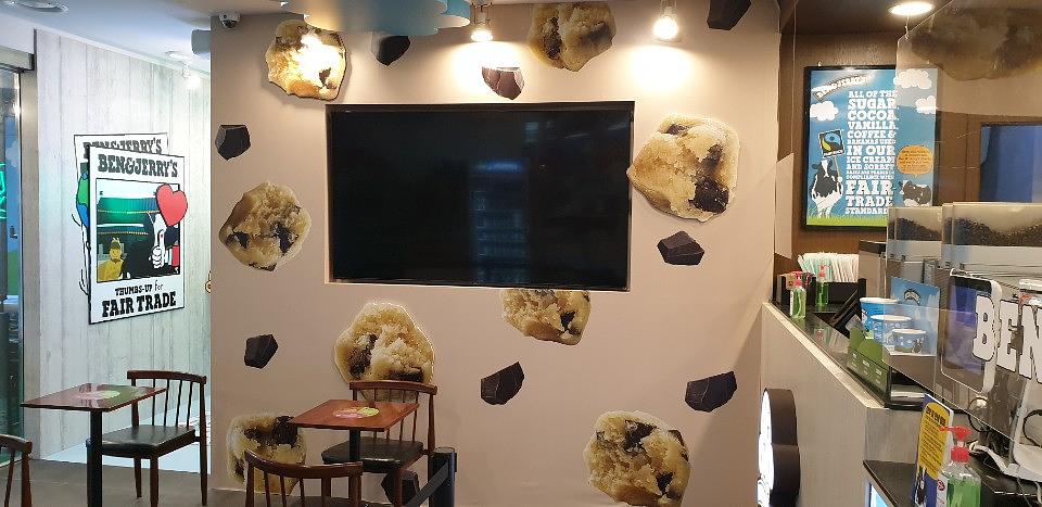 Ben & Jerry's 메뉴판, 외부 후렉스 제작 및 시공 (명동점)