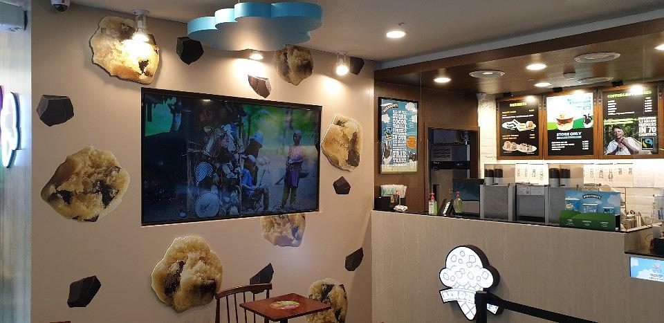 Ben & Jerry's 메뉴판, 외부 후렉스 제작 및 시공 (명동점)