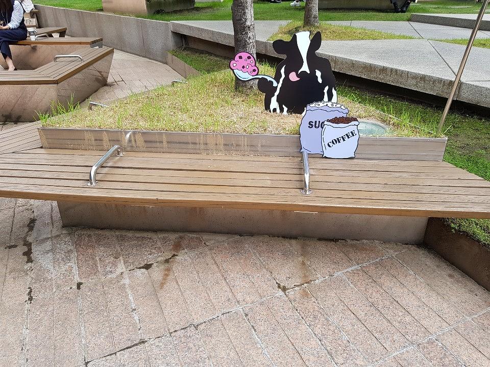 Ben & Jerry's 을지로 야외광장 포맥스 팻말 제작 시공