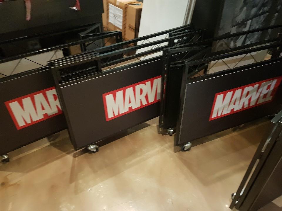 마블 상품진열대 매대 포맥스, 방염실사 제작 및 시공