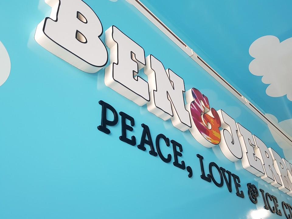Ben & Jerry's 차량 내부 포맥스, 고무스카시, 네온사인물 제작 및 시공