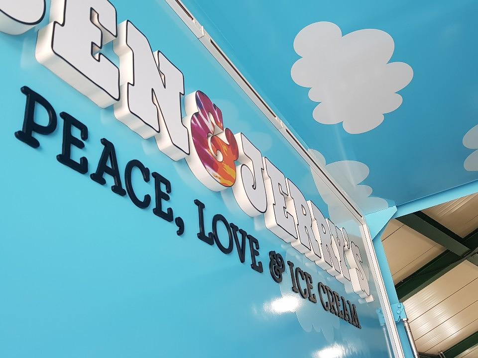 Ben & Jerry's 차량 내부 포맥스, 고무스카시, 네온사인물 제작 및 시공