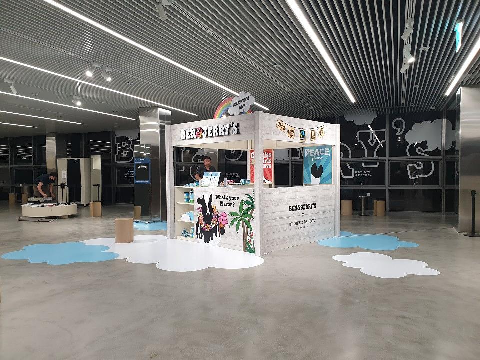 ben&jerrys X 무신사 전시부스, 유리벽, 기둥 실사출력 제작 및 시공