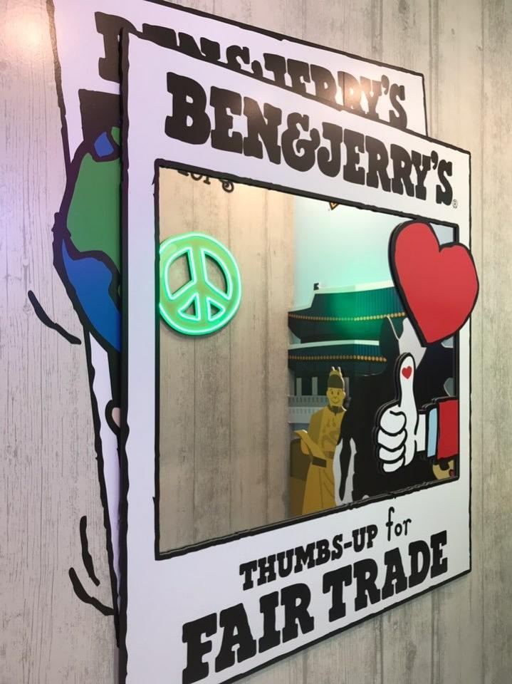 ben&jerry's 포맥스, 폼보드 , 네온사인 각종 전시물 실사 제작 및 시공