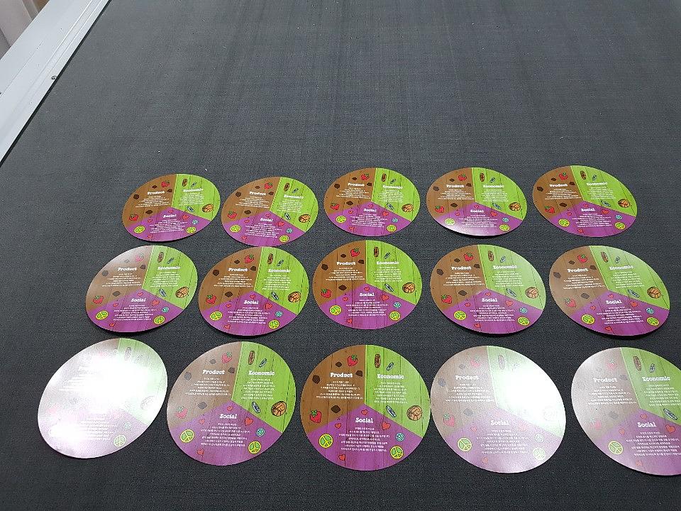 ben&jerry's 포맥스, 폼보드 , 네온사인 각종 전시물 실사 제작 및 시공