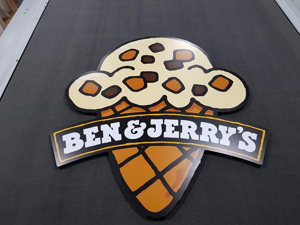 ben&jerry's 포맥스, 폼보드 , 네온사인 각종 전시물 실사 제작 및 시공