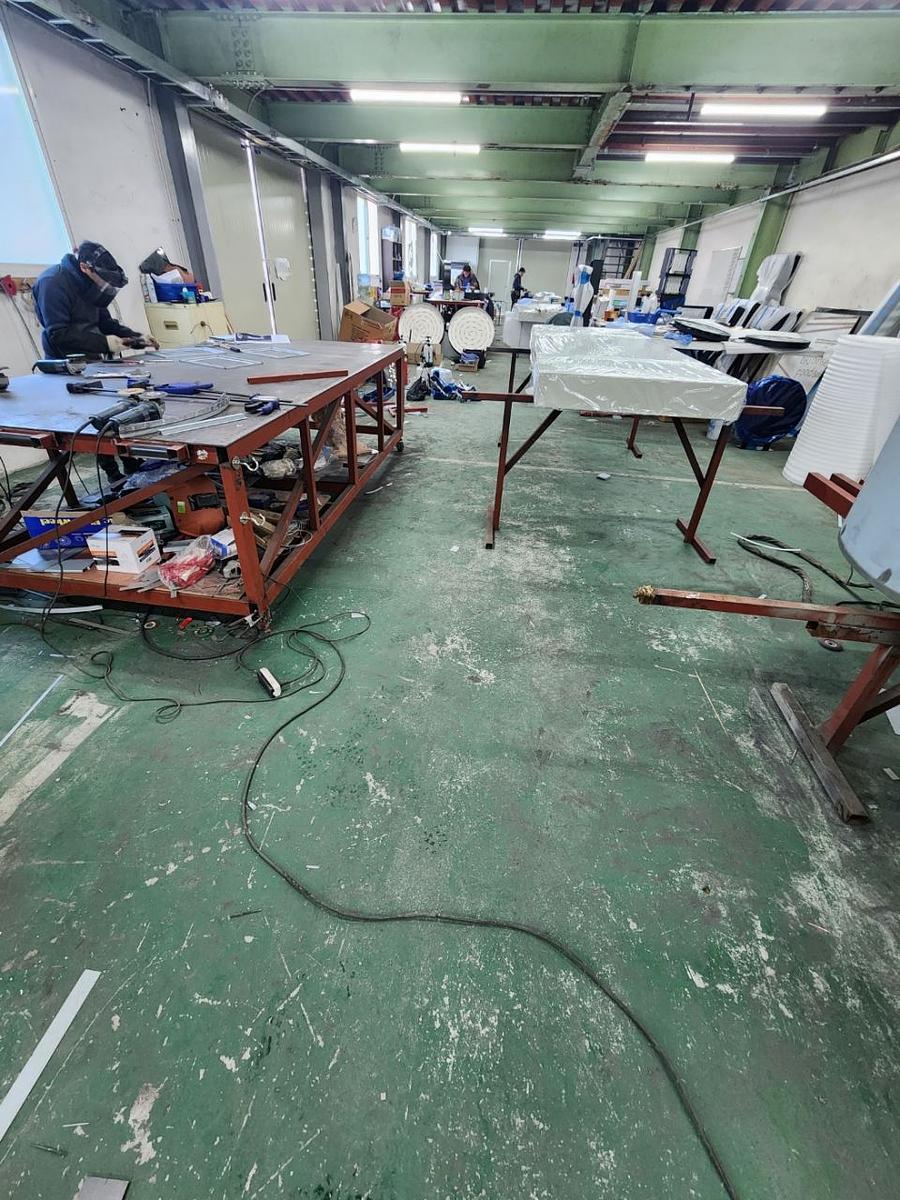 1월 12일. 포시즌미디어 본사 사인물 제작 광경