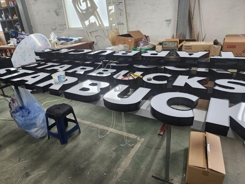 5월 24일 사인물 제작 광경