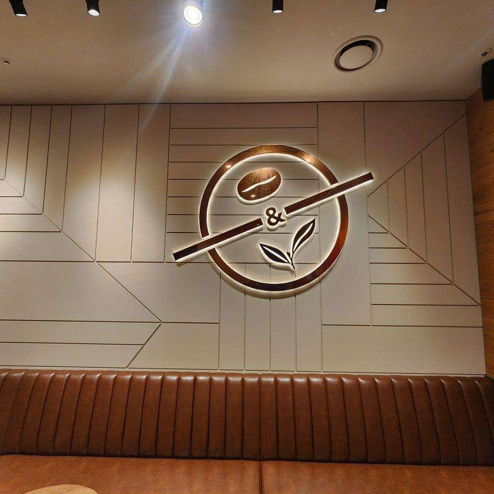 커피빈 아브뉴프랑점 제작 및 시공
