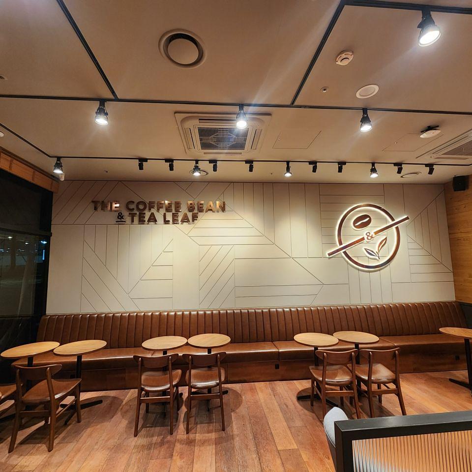 커피빈 아브뉴프랑점 제작 및 시공