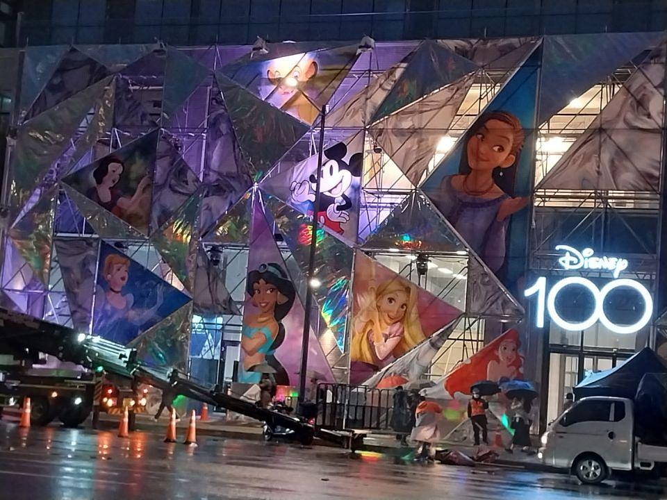 12/14 디즈니 100주년 팝업하우스 제작 및 시공