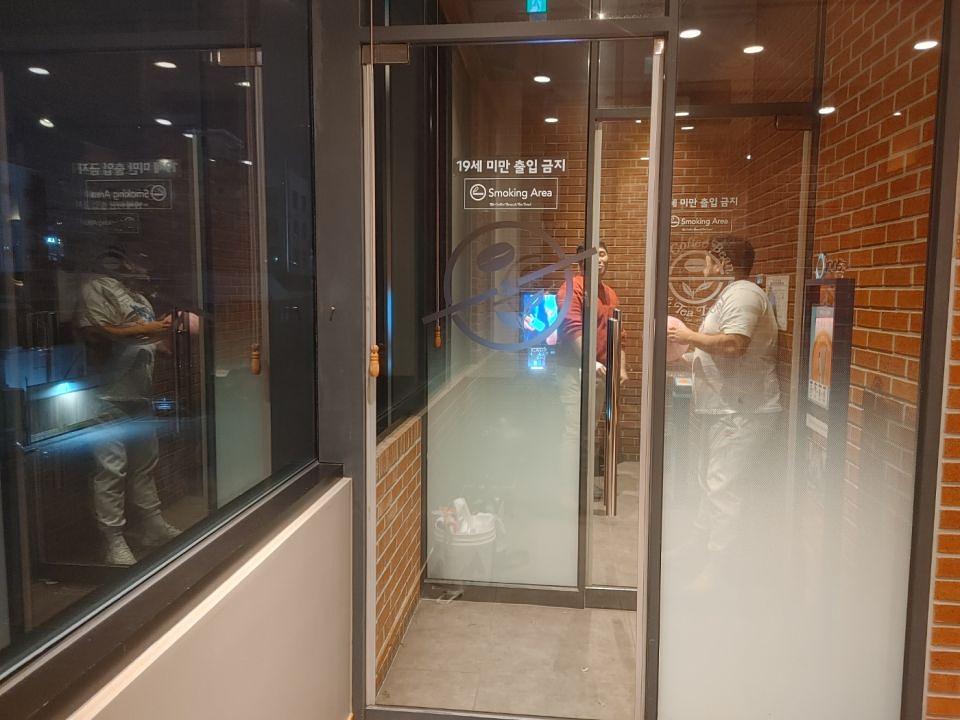 3/14 커피빈 수원 송죽DT점 리뉴얼 제작 및 시공