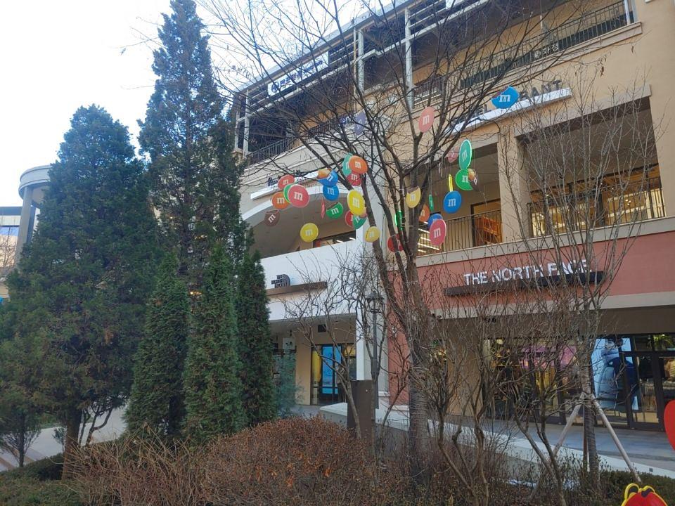 1/24 파주 신세계 아울렛 M&M 팝업스토어 제작 및 시공