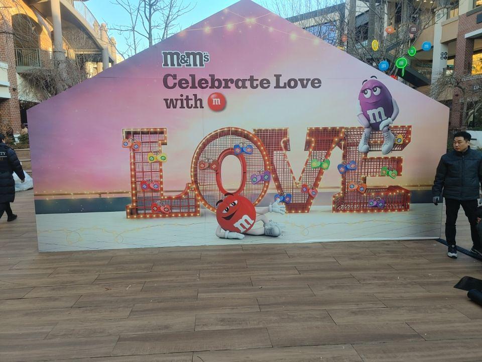 1/24 파주 신세계 아울렛 M&M 팝업스토어 제작 및 시공