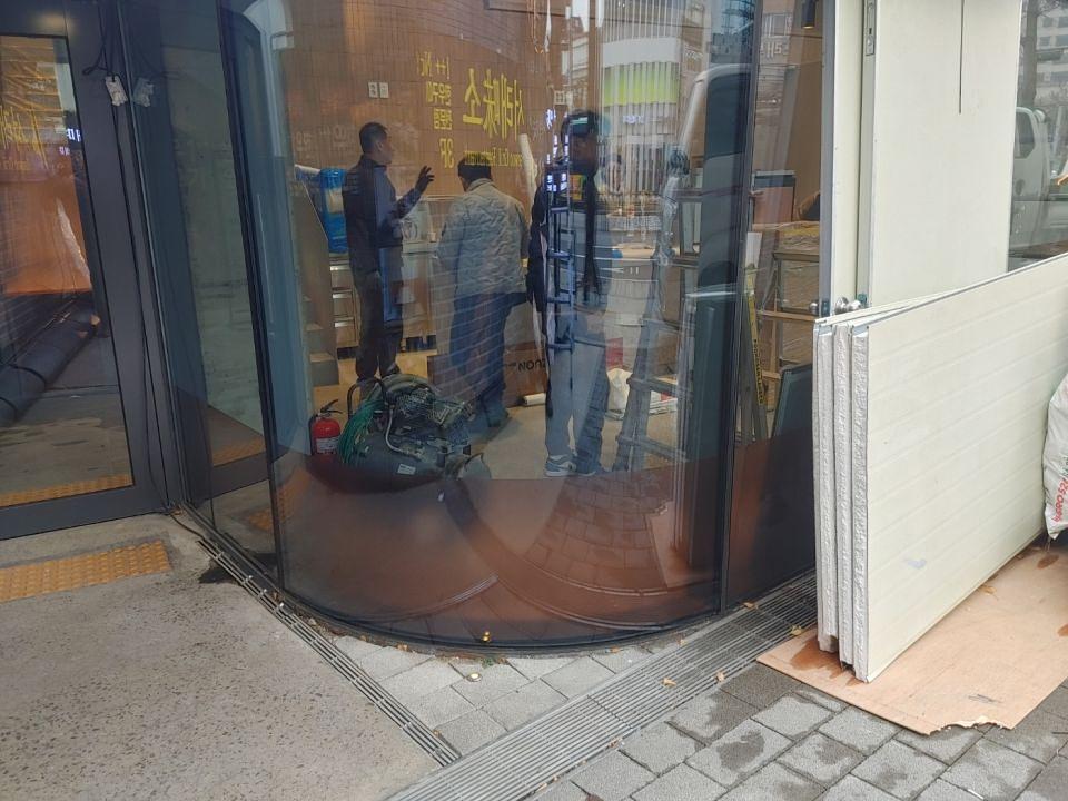 1/6 커피빈 통의점 제작 및 시공