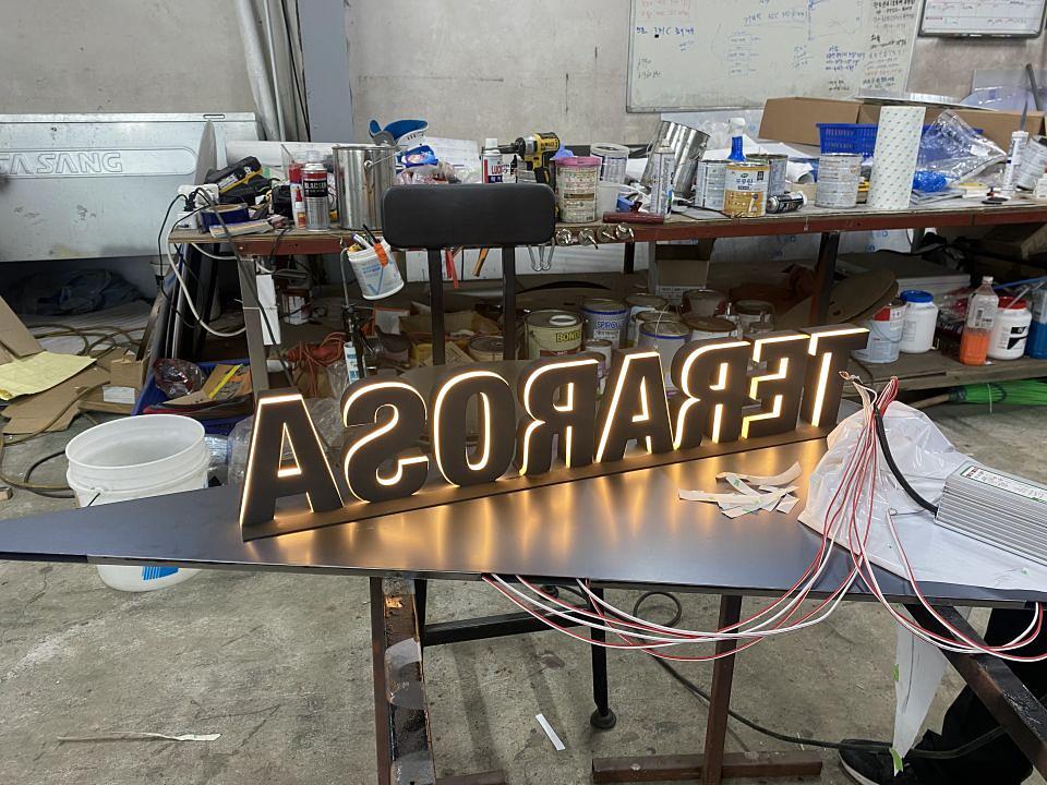 2025/09/01 테라로사. 사인물 제작 광경