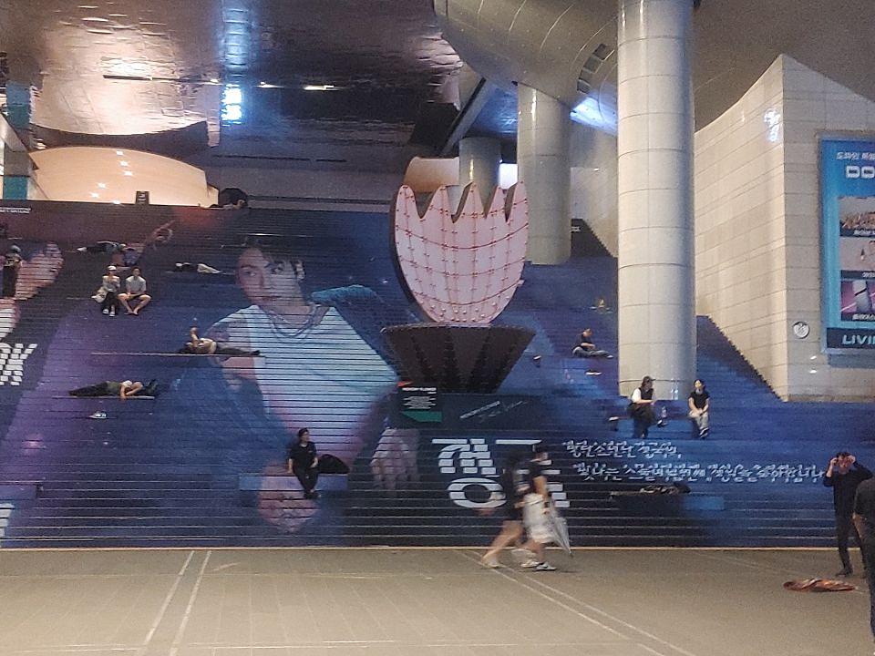 2025/09/01 용산역 ㆍ아이파크몰 계단랩핑/제작및시공