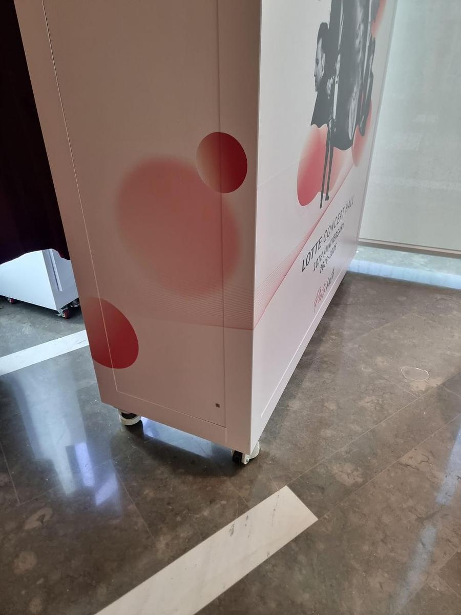 12/10 롯데몰 콘서트홀 포토부스 설치 및 랩핑시공