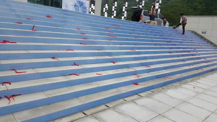 코리아컨벤션 계단랩핑 시공사진